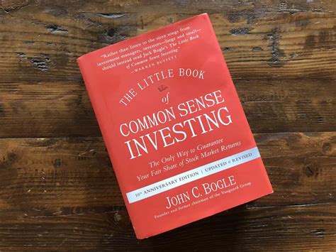  Little Book of Common Sense Investing: Un Ode à la Simplicité Financière et un Guide Pour le Navigateur Moderne